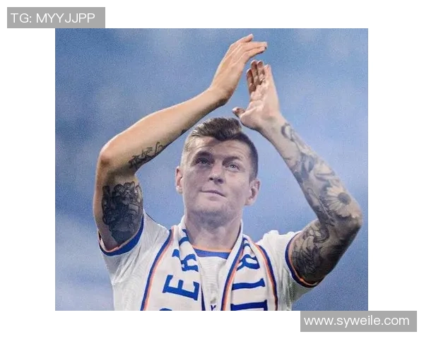 足球球星独特腿部纹身背后的故事与象征意义解析